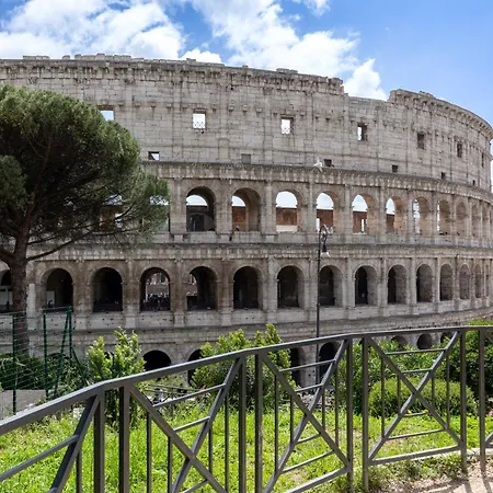 Una Casa Vista Colosseo * Rzym