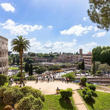Una Casa Vista Colosseo *